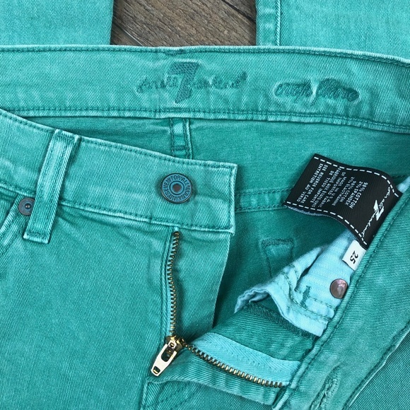 7 For All Mankind Green Crop Flare Jeans Pants Denim ((size 25)) - Picture 6 of 8